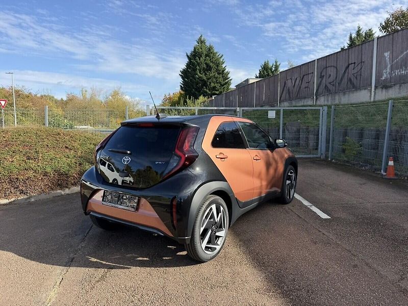 Toyota Aygo 1.5. Hybrid Executive - akční - fotka 5 z 9
