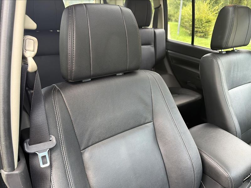 Mitsubishi Pajero 3,2 DI-D ČR SERVIS NT - fotka 28 z 30