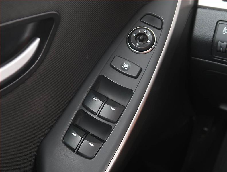 Hyundai i30 (2012) 1.6 GDI, Serv.kniha, Tempomat - fotka 15 z 18