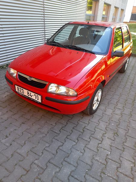 Mazda 121 (1997) - fotka 1 z 10