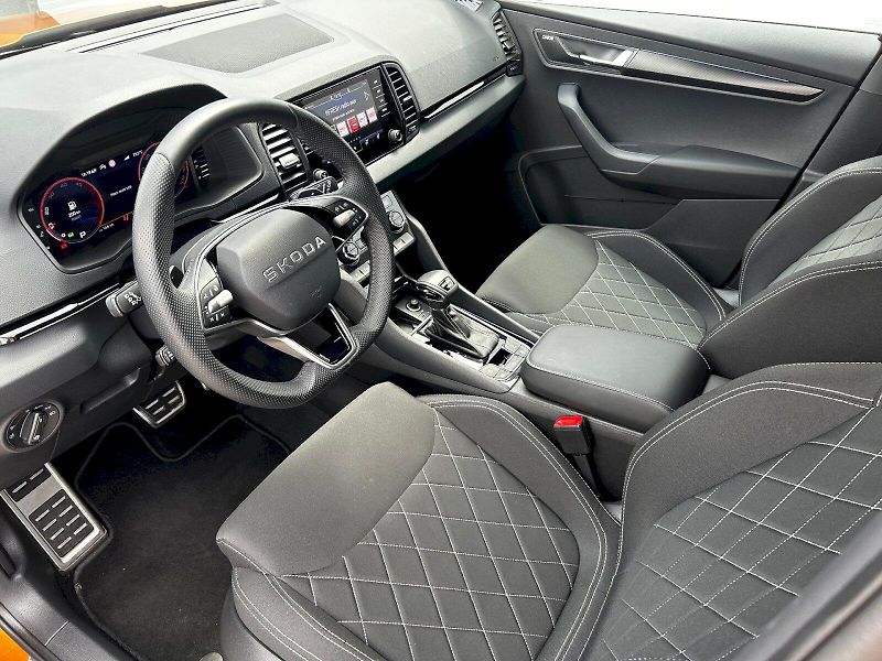 Škoda Karoq (2025) 2.0 TDI 110kW 4x4 DSG Sportlin - fotka 24 z 35