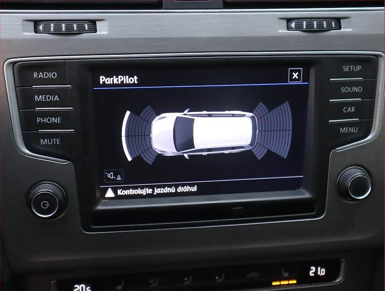 Volkswagen Golf (2016) 1.6 TDI, 4X4, Serv.kniha - fotka 18 z 18