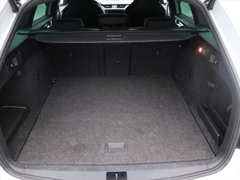 Škoda Octavia RS 2,0 TDI 135kW Aut.klima Nav - fotka 10 z 31