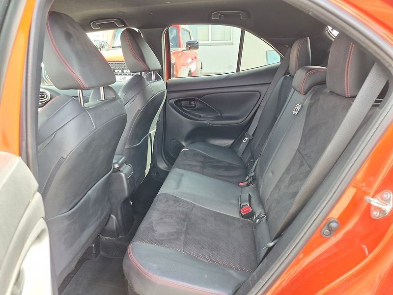 Toyota Yaris Cross GR SPORT 1,5 Hybrid 85KW - fotka 6 z 19