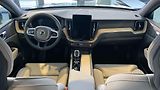 Volvo XC60 (2026) PLUS DARK, B5 AWD, 184+10 kW / - náhled 12