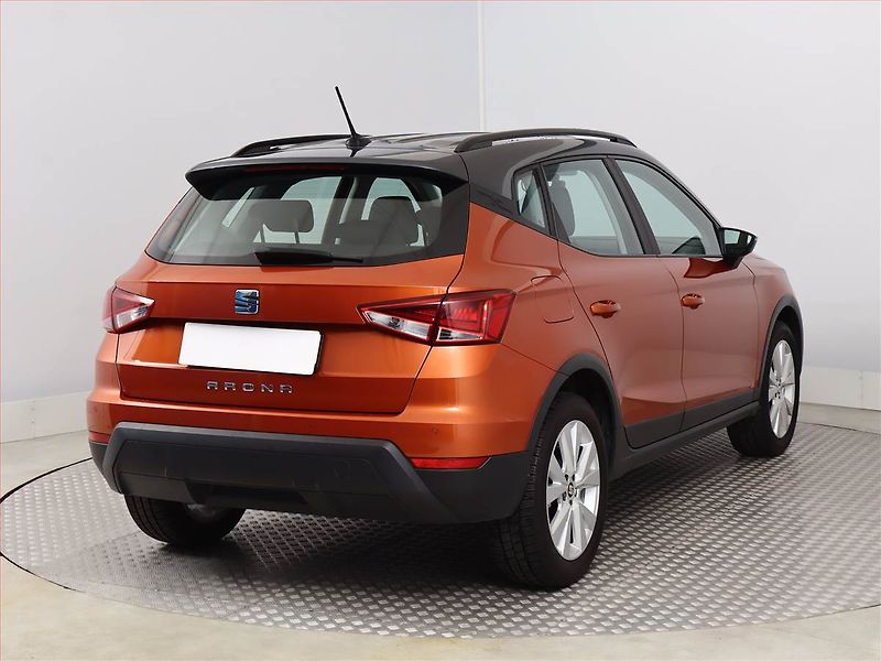 Seat Arona (2019) 1.0 TSI, Automat, Navi - fotka 5 z 19