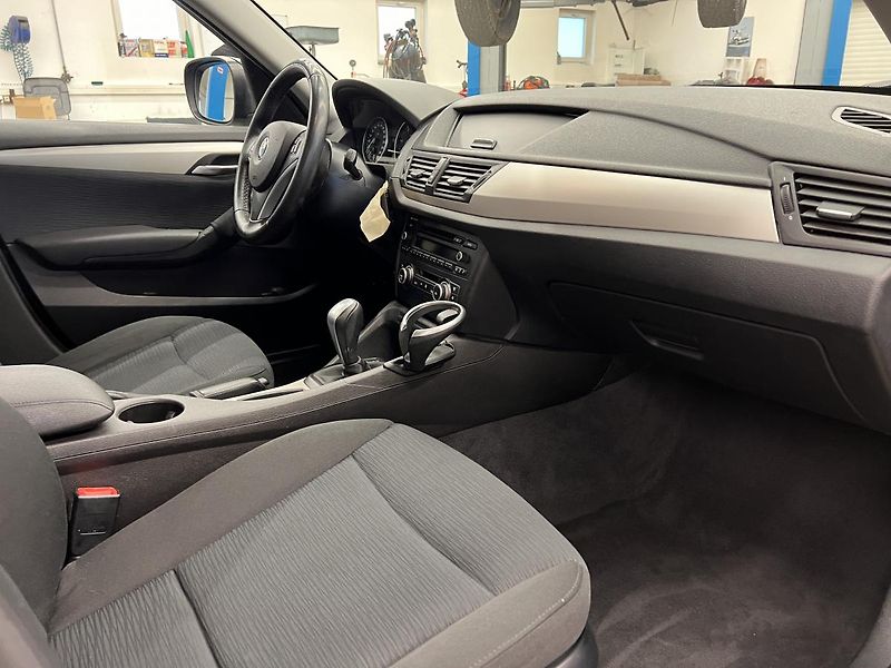 BMW X1 2.0D 18D 105 kW - fotka 15 z 18