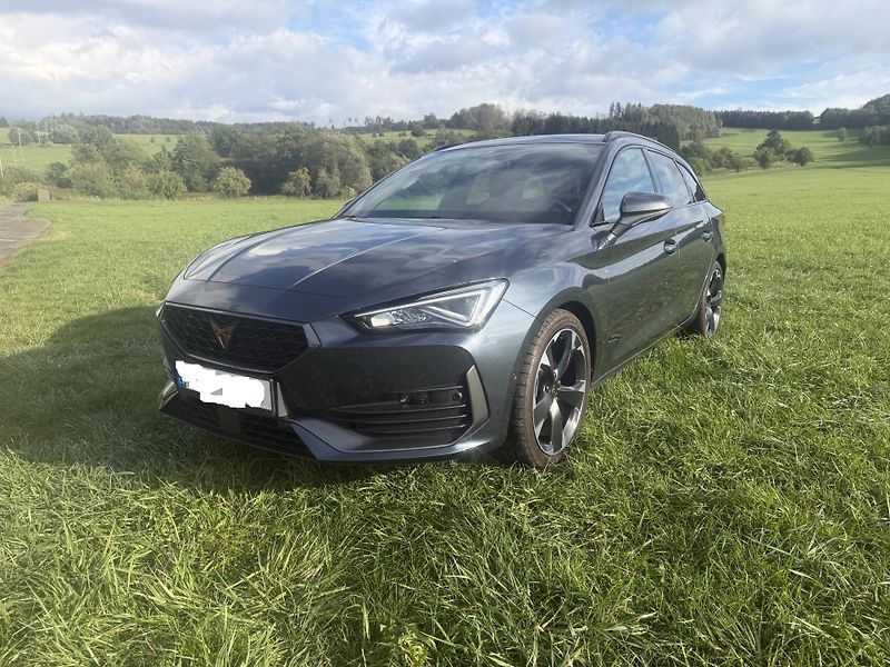 Cupra Leon (2024) Cupra Leon ST 2.0TSI 140kW DSG - fotka 1 z 12