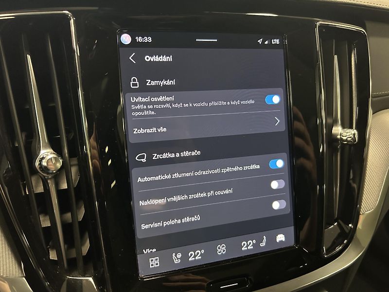 Volvo V60 (2025) ULTRA DARK DCT LED Panora HUD - fotka 23 z 43