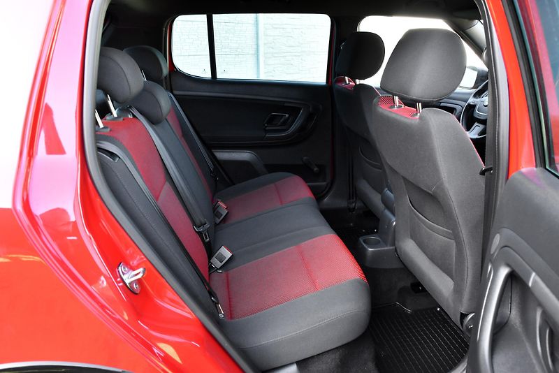 Škoda Fabia 1.2 TSi MONTE CARLO,KLIMA,TEMP - fotka 30 z 43