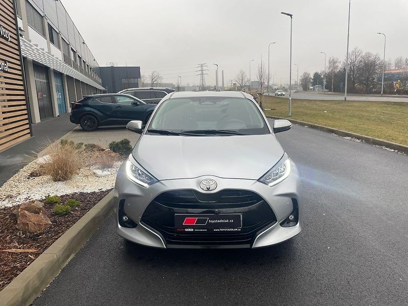 Toyota Yaris 1.5 Hybrid 116HP Style - fotka 3 z 28