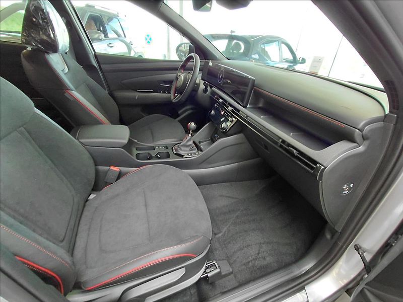 Hyundai Tucson (2025) 1,6 TGDI MT GO N LINE - fotka 8 z 20
