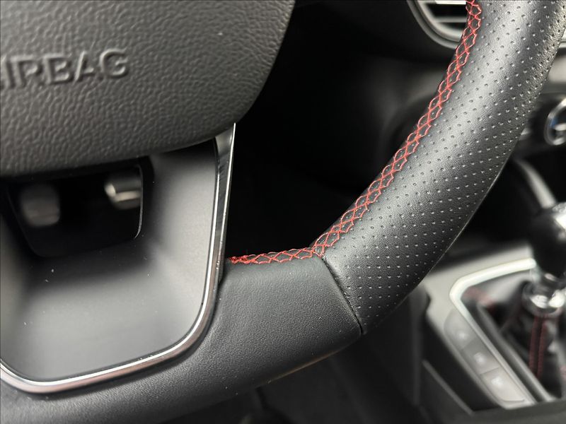 Ford Focus 1,5 ST-LINE ZÁRUKA LED 1MAJ ČR - fotka 12 z 40