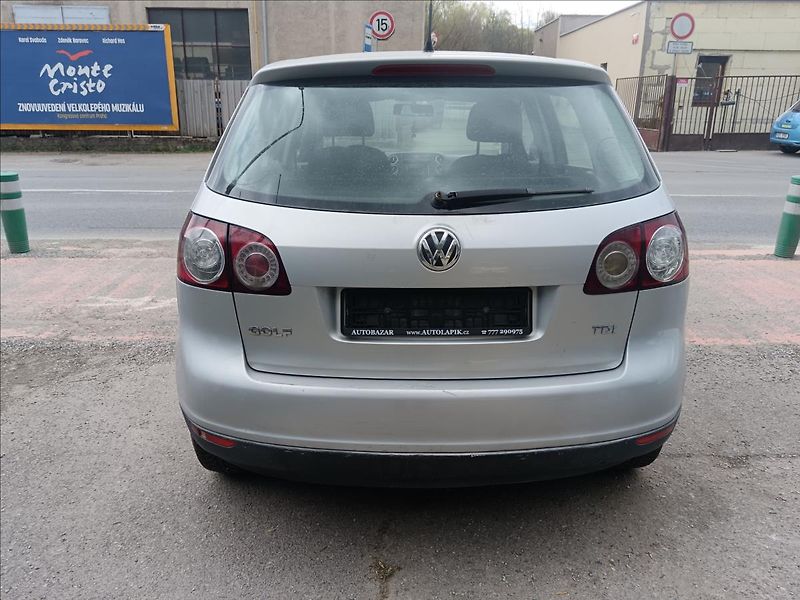 Volkswagen Golf Plus 1,9 TDi DSG  Comfortline - fotka 9 z 20