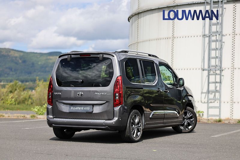 Toyota ProAce City Verso 1.2T 8AT FAMILY COMFORT - fotka 2 z 26