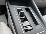 Volkswagen Golf VIII 2.0 TDI Life Matrix/Panor - náhled 19