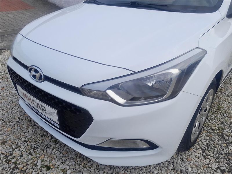 Hyundai i20 FC 1,2i 55kW - fotka 12 z 48