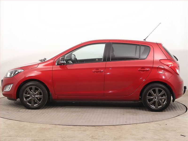 Hyundai i20 (2014) 1.2, Serv.kniha, Tempomat - fotka 3 z 14