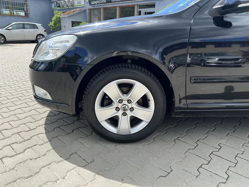 Škoda Octavia 1,2TSi DSG combi Autoklima - fotka 16 z 43