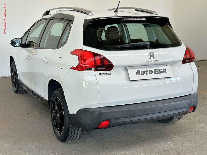 Peugeot 2008 (2018) 1.2PT, 1.maj,ČR, AC, tempo - fotka 6 z 15