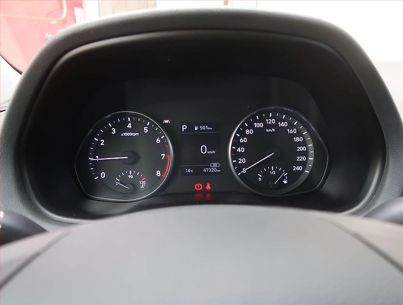 Hyundai i30 (2023) Family 1.5 T-GDI MHEV, Automat - fotka 11 z 19