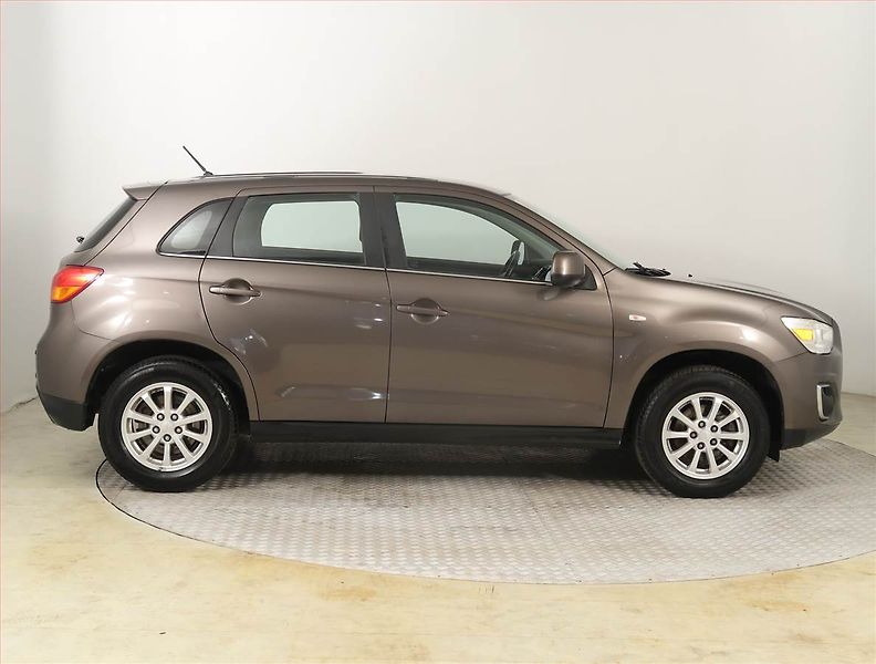Mitsubishi ASX (2015) 1.8 DI-D MIVEC, 4X4, Tempomat - fotka 6 z 18