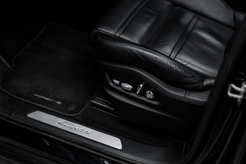 Porsche Cayenne - fotka 17 z 20
