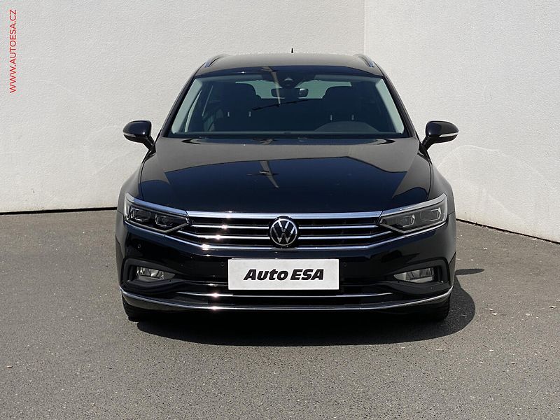 Volkswagen Passat (2020) 2.0 TDi, Elegance, DSG, LED - fotka 2 z 20