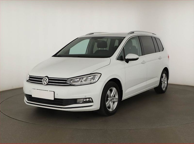 Volkswagen Touran (2016) Highline 2.0 TDI, Automat - fotka 2 z 17