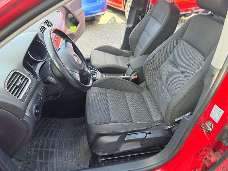Volkswagen Golf 1.2 TSI  - fotka 12 z 26