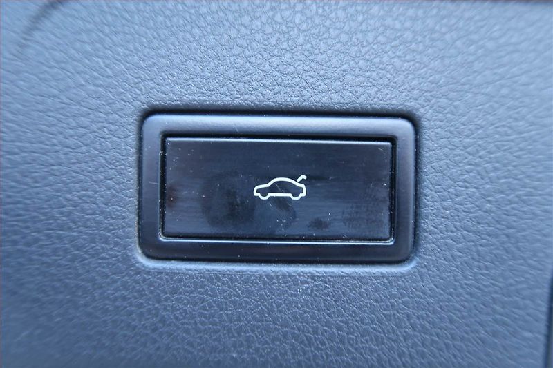 Volkswagen Passat (2015) 2.0 TDI, Automat, Kůže, Navi - fotka 25 z 26
