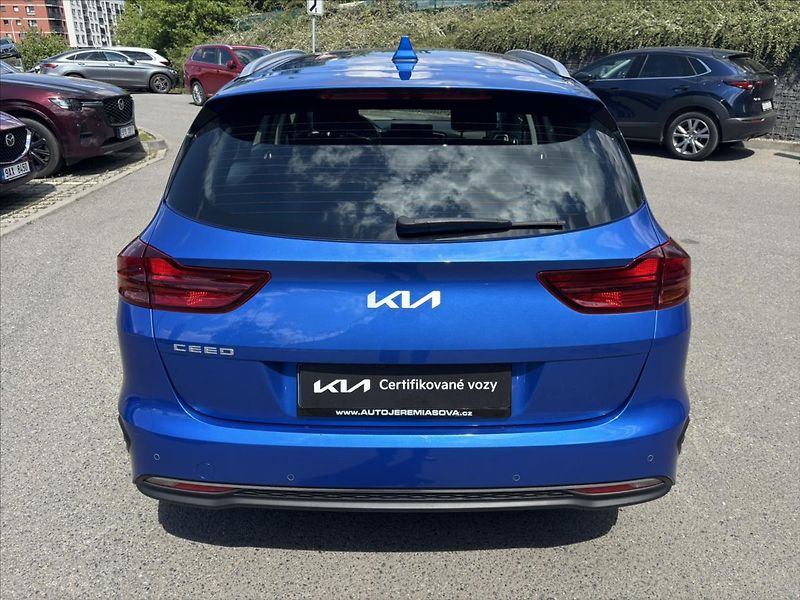 Kia Ceed 1,5 TGDi AT Spin ZÁRUKA KAMERA - fotka 4 z 40