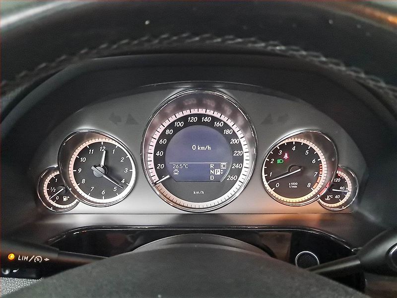 Mercedes-Benz Třídy E (2009) E 350 CGI, Automat - fotka 11 z 19