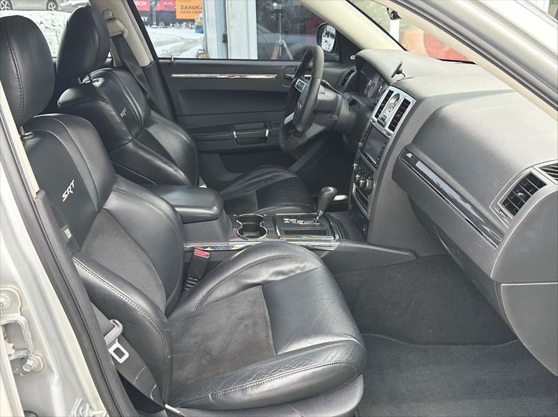 Chrysler 300C 3,0 160 KW SRT PACK - fotka 14 z 33