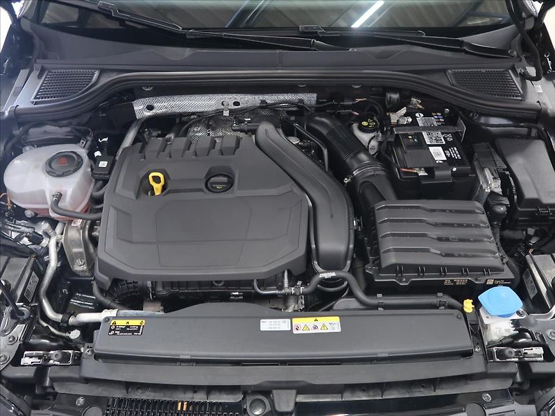Volkswagen Golf 1,5 TSI Life 1.majitel CZ - fotka 9 z 40