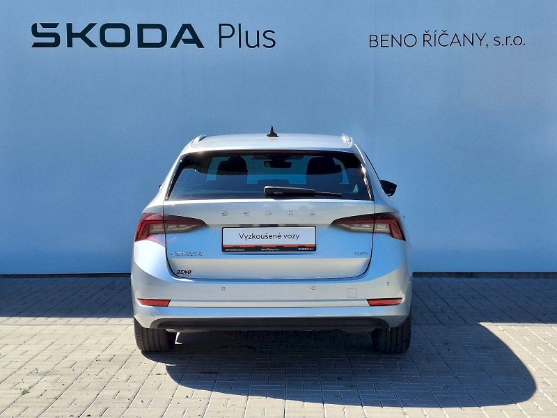 Škoda Octavia (2023) Combi Style Plus DSG 4x4 2,0TS - fotka 13 z 35