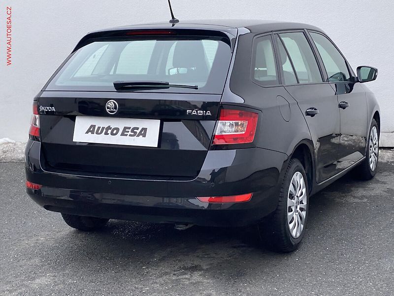 Škoda Fabia (2019) 1.0 TSi, Ambition, park. - fotka 4 z 17