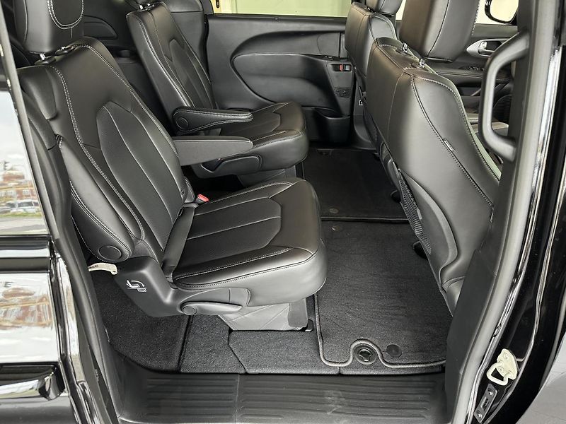 Chrysler Pacifica AWD Touring-L S-Appearance - fotka 17 z 55