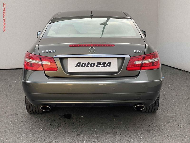 Mercedes-Benz Třídy E (2010) 3.0 CDi E350, Elegance, AT, - fotka 5 z 21