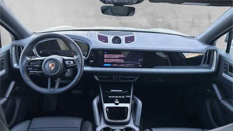 Porsche Cayenne (2026) E-Hybrid Coupé - fotka 19 z 24