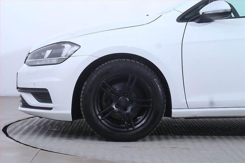Volkswagen Golf (2018) 1.6 TDI, Park. senzory - fotka 14 z 14