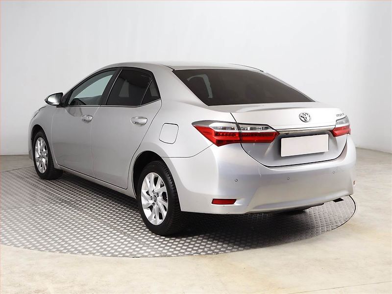 Toyota Corolla (2017) 1.6 Valvematic, Serv.kniha - fotka 4 z 17