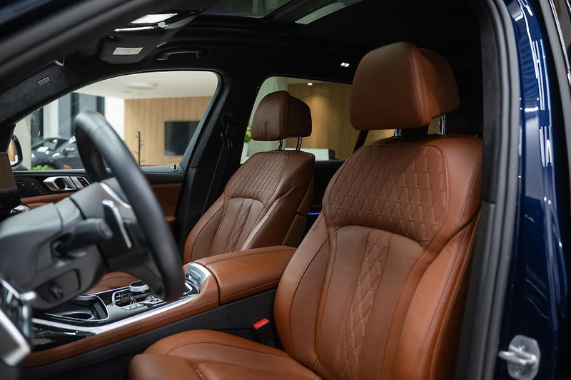 BMW X7 (2024) 40d M-SPORT MASÁŽ NEZÁVISLÉ TZ - fotka 36 z 67
