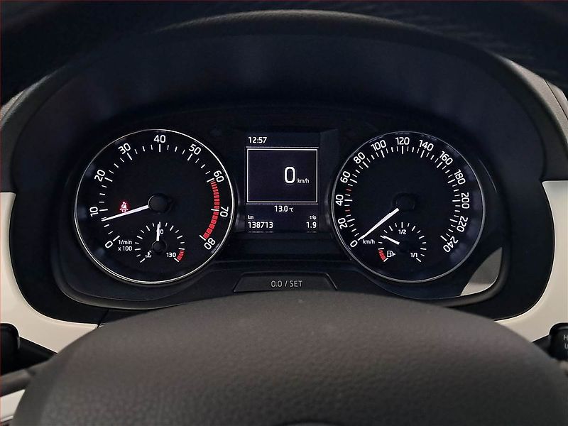 Škoda Fabia (2015) 1.2 TSI, Park. senzory - fotka 11 z 16