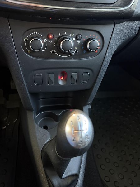 Dacia Logan (2017) 1,2i 54kw Arctica - fotka 16 z 18