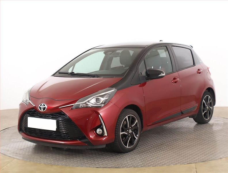 Toyota Yaris (2018) 1.5 Dual VVT-i, Tempomat - fotka 2 z 16