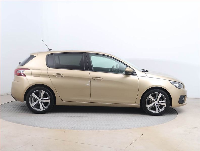 Peugeot 308 (2018) 1.2 PureTech, Serv.kniha - fotka 6 z 14