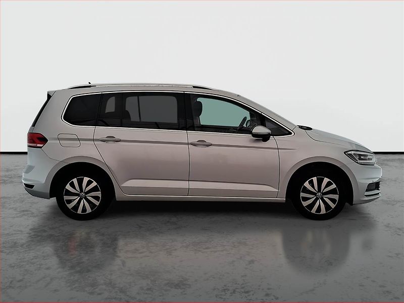 Volkswagen Touran (2023) 1.5 TSI - fotka 6 z 19