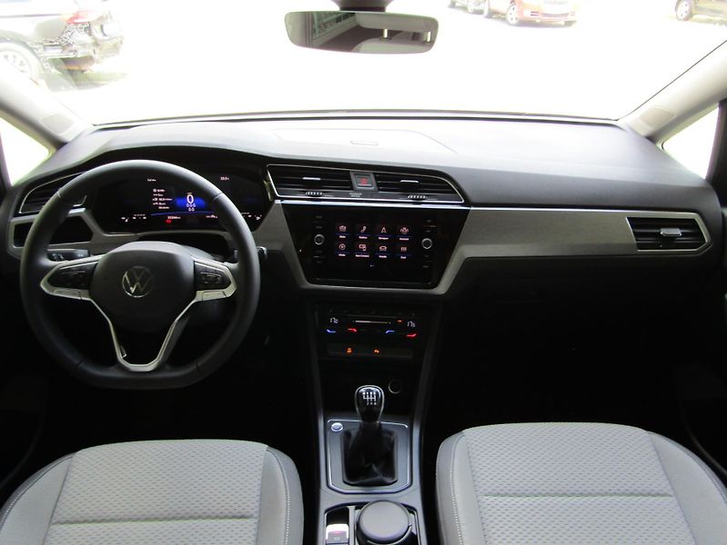 Volkswagen Touran (2024) Comfortline 1,5 TSI 110KW 7MÍS - fotka 16 z 30