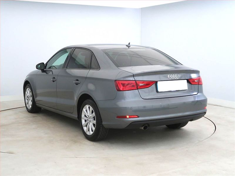 Audi A3 (2015) 1.6 TDI, Serv.kniha, Navi - fotka 4 z 19